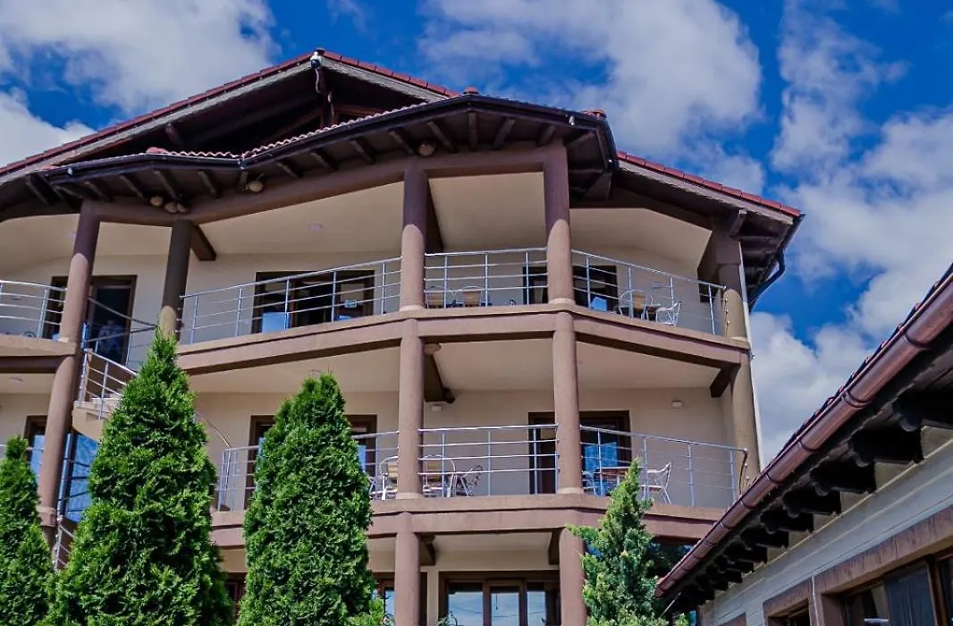 Vila Rafael Si Robert-1