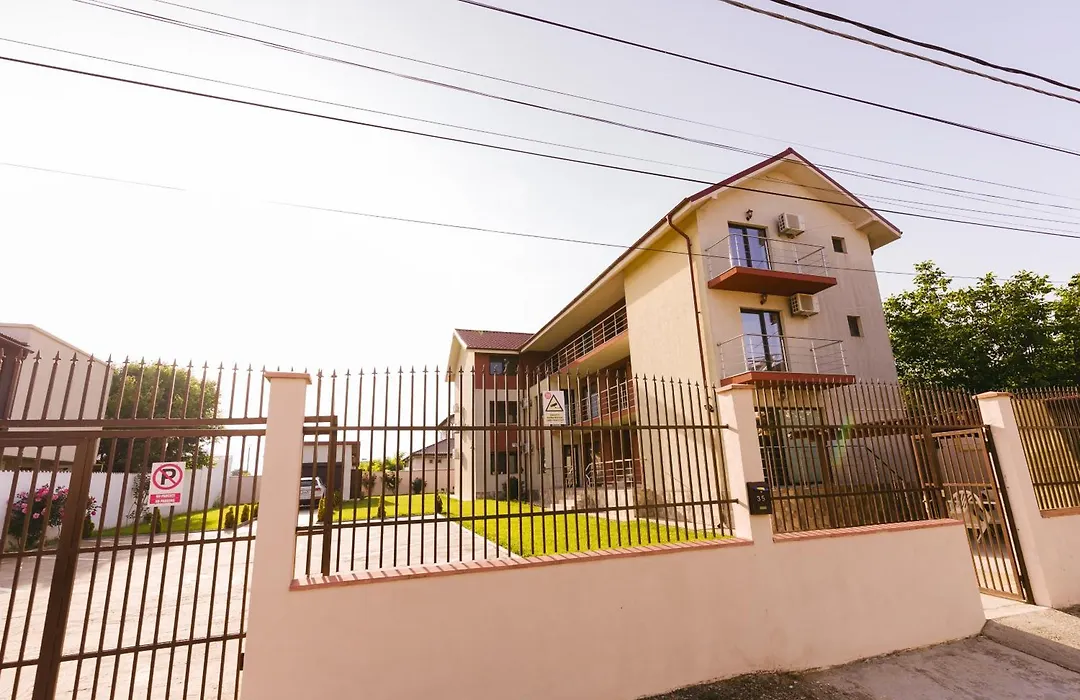 Casa Leahu-1