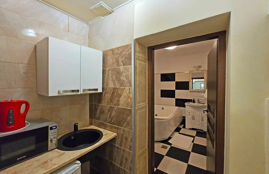 Zira Residence - Authentic Rooms In Old Town-1