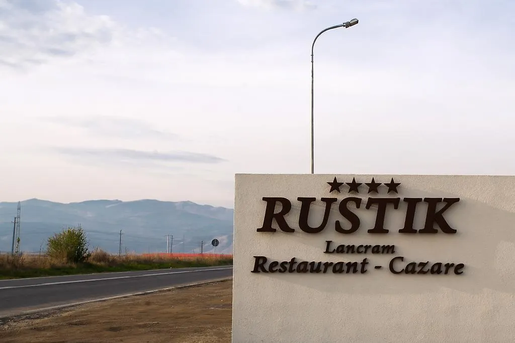 Pensiunea Rustik Lancram-1