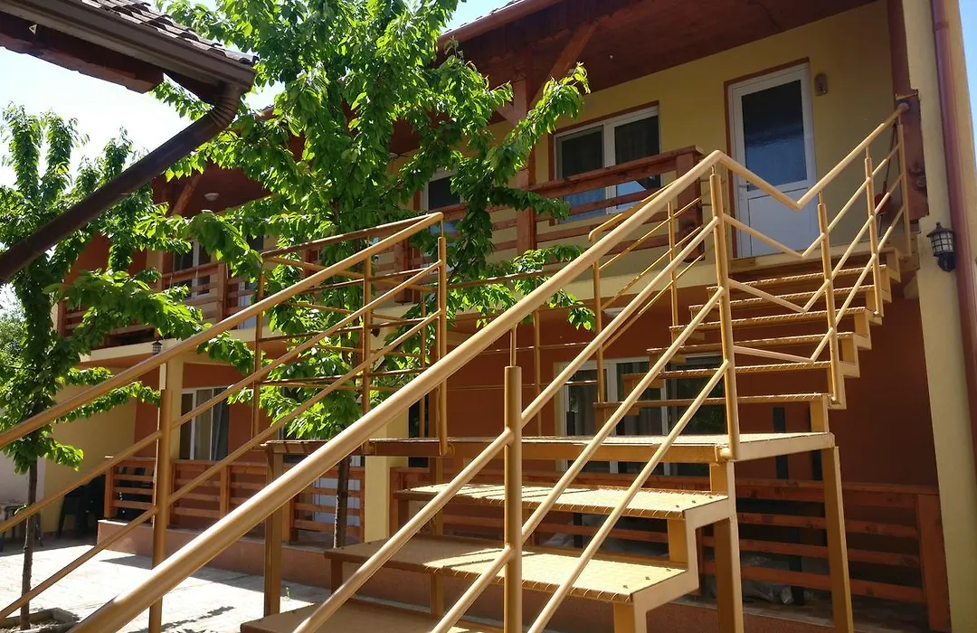 Casa Cu Butoi-1