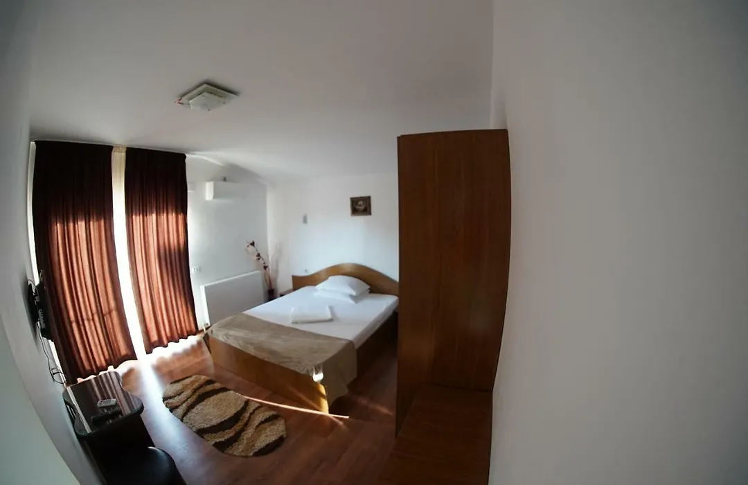 Vila Trandafir-1
