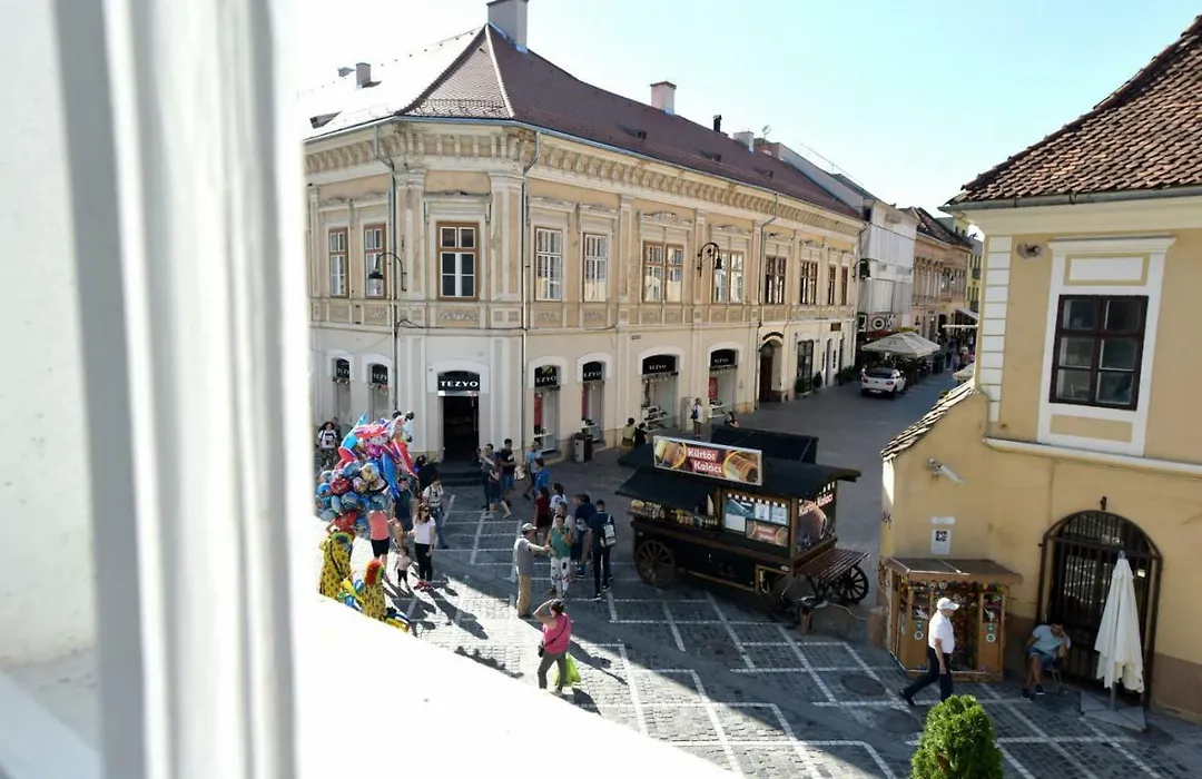 Top Royal Central Brasov-1