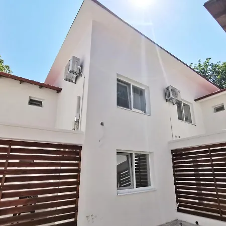 Apartamente Liliacul-3