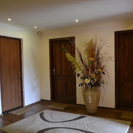 Chic City Rooms-3
