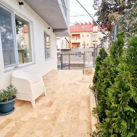 Kyd House Studiouri si apartamente la 100 de m de plaja Debarcader-2