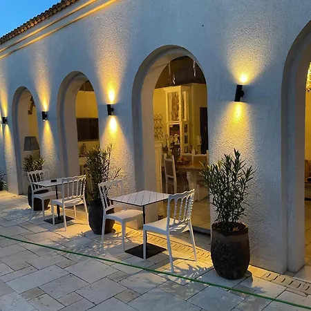 Elia Vama Veche (Adults Only)-3