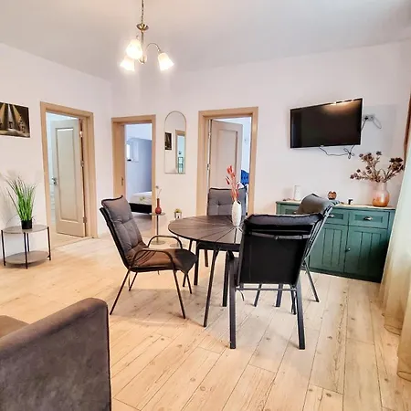 Kyd House Studiouri si apartamente la 100 de m de plaja Debarcader-3