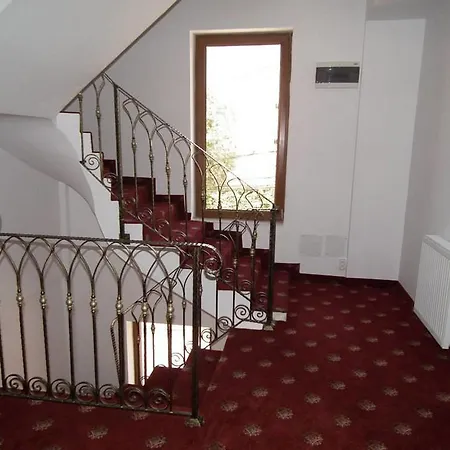 Vila Queen Mary-3