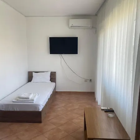 Casa Galbena-3