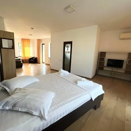 Casa Maya Mamaia Nord-3