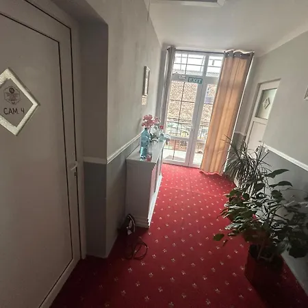 Brother'S House-3