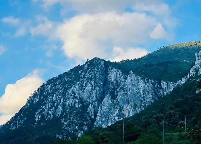 M House Băile Herculane