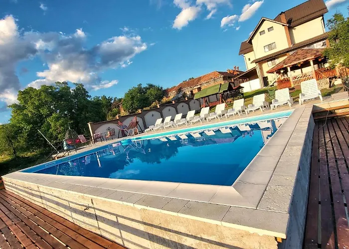 Conacul lui Bulică Hotel Novaci Străini
