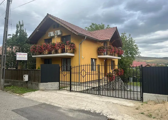 Casa Luna Floreşti